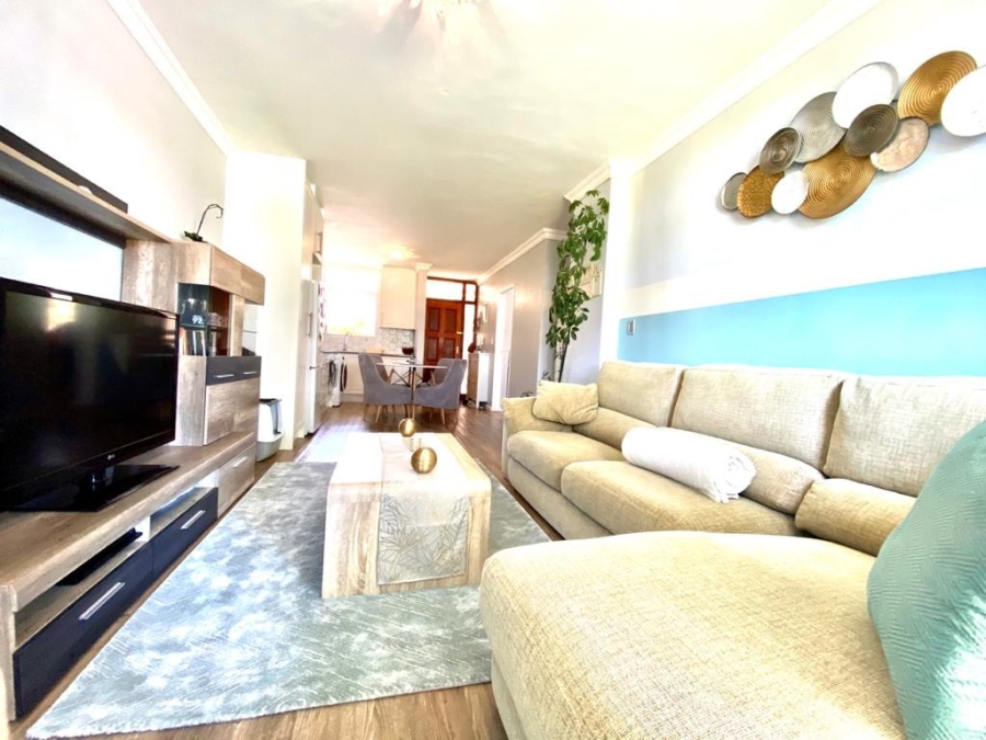 To Let 2 Bedroom Property for Rent in Royal Ascot Western Cape